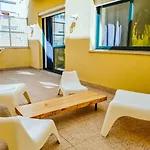 Hostel Help Yourself - Restelo