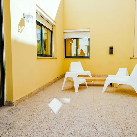 Help Yourself - Restelo Hostel Lissabon