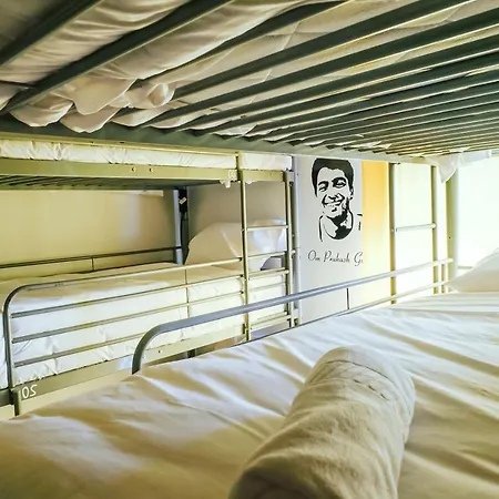 Help Yourself - Restelo Hostel