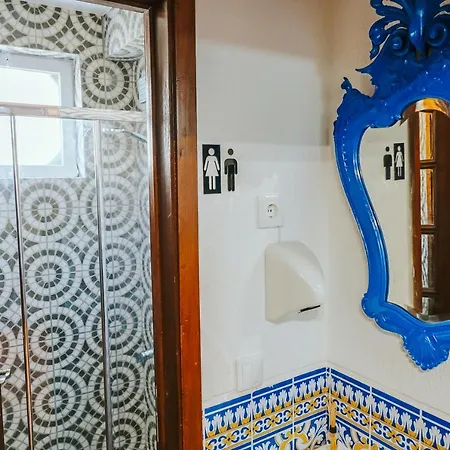 Help Yourself - Restelo Hostel Lissabon