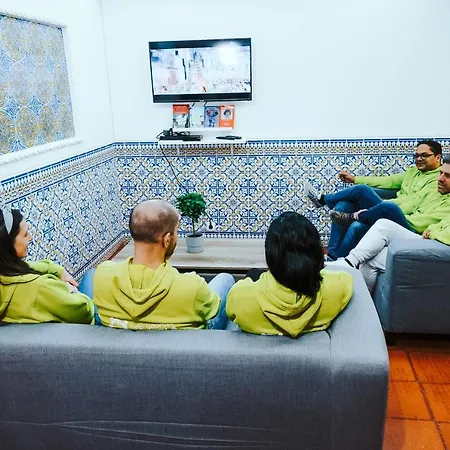Hostel Help Yourself - Restelo Lissabon