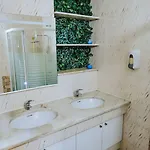 Vandrerhjem Help Yourself - Restelo