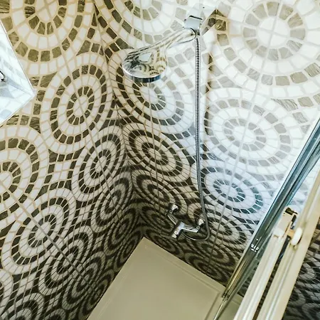 Help Yourself - Restelo Hostel *