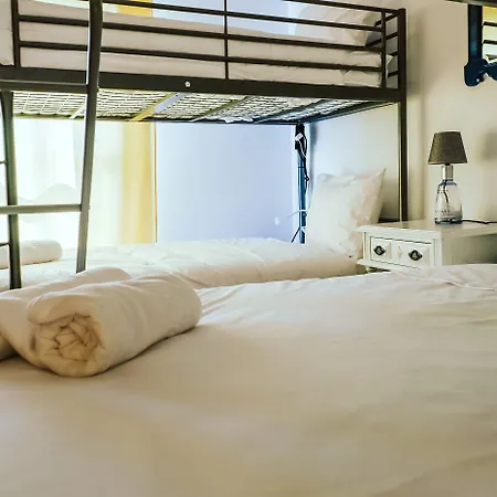 Help Yourself - Restelo Hostel *