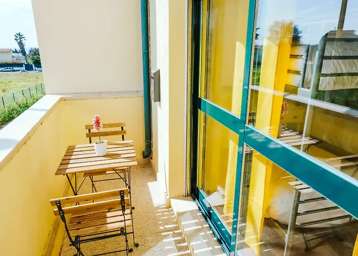 Help Yourself - Restelo Hostel *