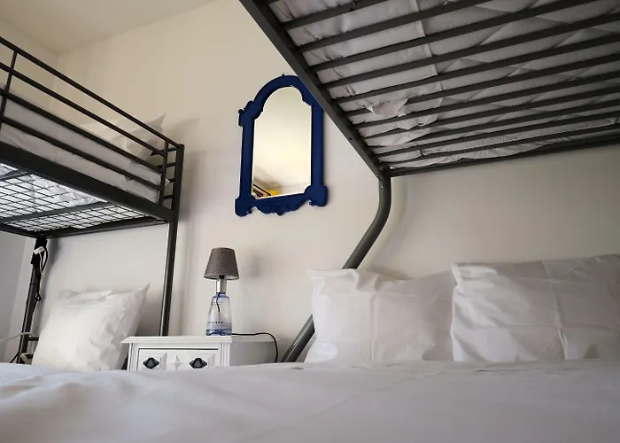 Help Yourself - Restelo Hostel *