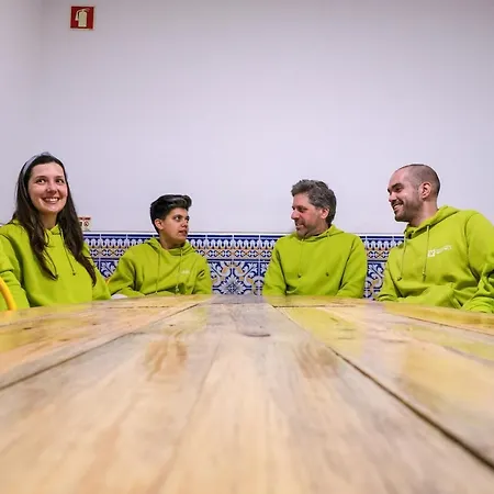 Help Yourself - Restelo ホステル *