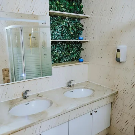 ホステル Help Yourself - Restelo