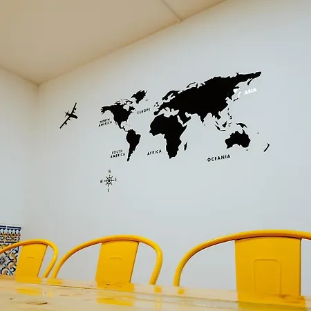 Help Yourself - Restelo Hostel